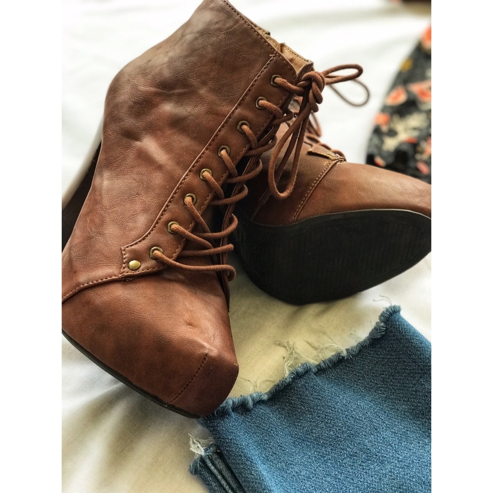 High Heeled Booties - Picture 2 of 7